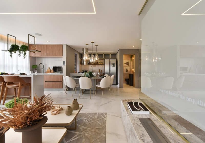 Living com estar e jantar no apartamento decorado